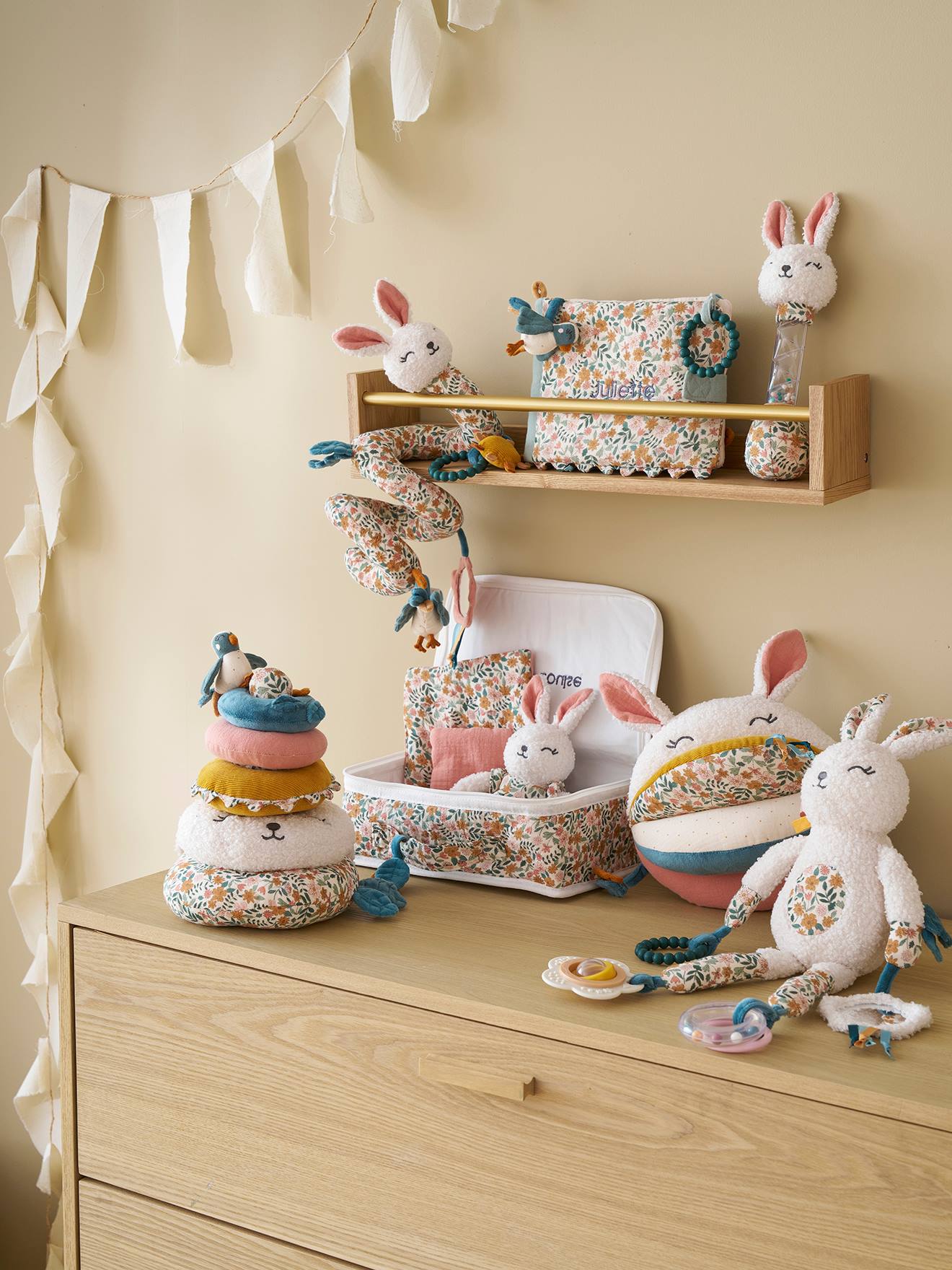 Valisette Avec Peluche Lapin - Ensemble Couette Et Oreiller - Style Rétro Fleuri - Vertbaudet
