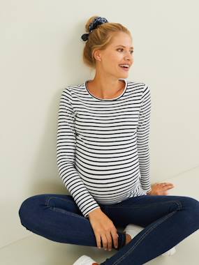 Maternity-Long-Sleeved Maternity Top