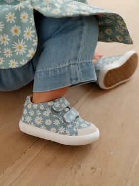 Shoes-Baby Footwear-Baby Girl Walking-Trainers-Touch-Fastening Trainers in Canvas for Baby Girls