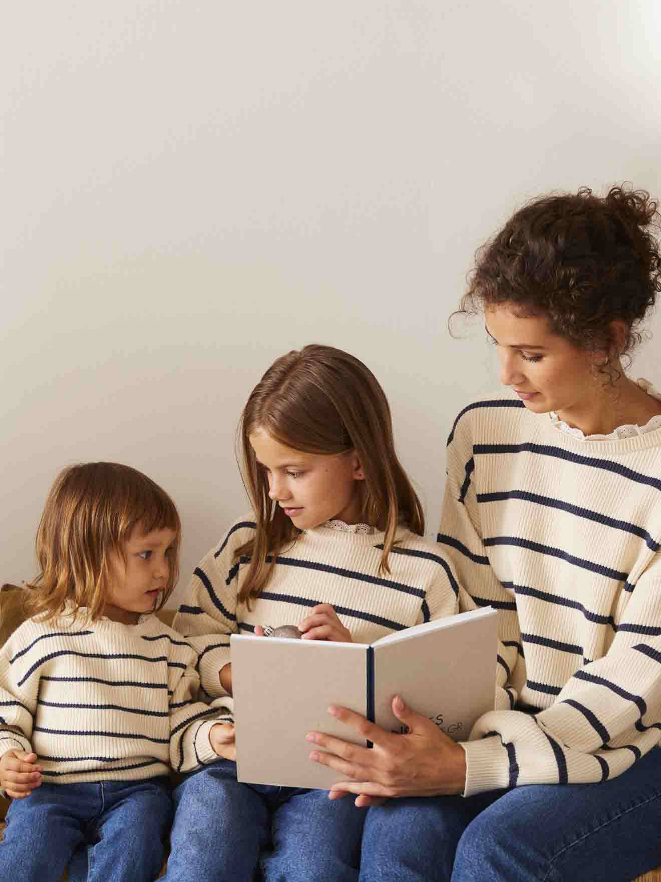 Pull Naissance Vertbaudet En Coton - Brodé De Petits Cœurs - Ouverture Boutonnée Pratique