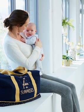 -Weekend Changing Bag with Print: La Vie est Pleine de Surprises